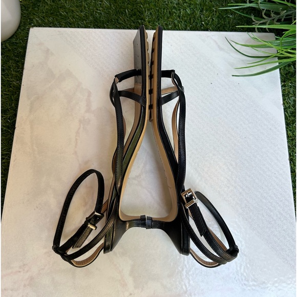 BOTTEGA VENETA
Stretch strap sandals Mid Heel 1.8”
$990 size 37  with dust bag - Picture 14 of 17